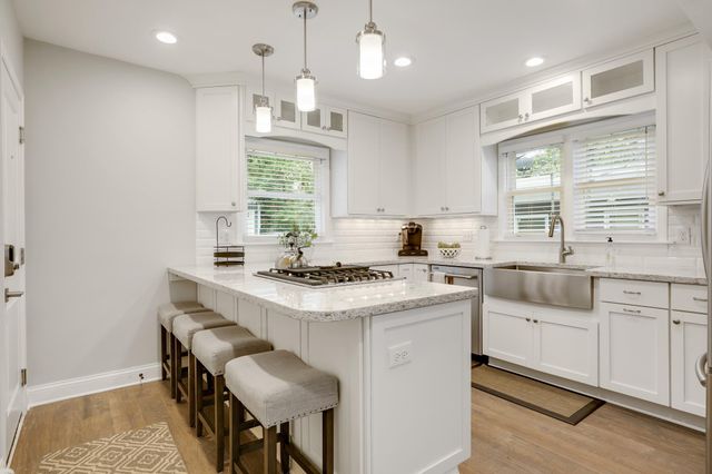 4214 Queen Avenue S, Minneapolis, MN 55410
