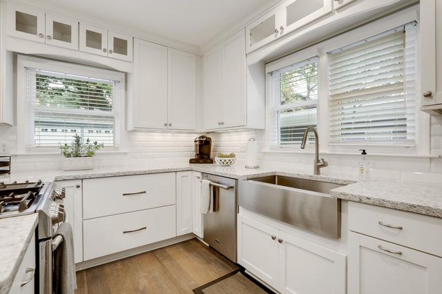 4214 Queen Avenue S, Minneapolis, MN 55410