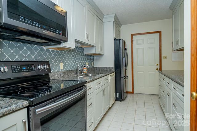 603 NE 29th Avenue 123, Hickory, NC 28601