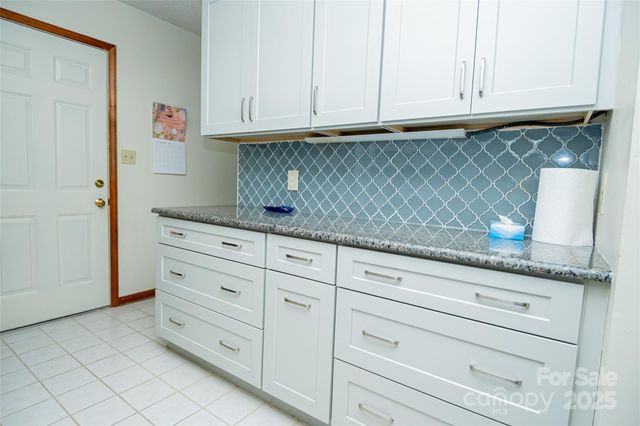 603 NE 29th Avenue 123, Hickory, NC 28601