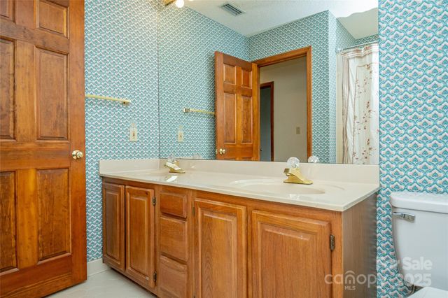 603 NE 29th Avenue 123, Hickory, NC 28601