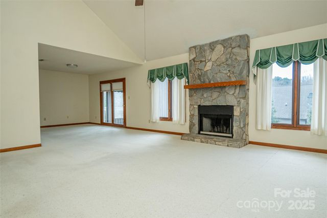 603 NE 29th Avenue 123, Hickory, NC 28601