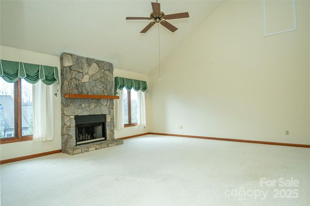 603 NE 29th Avenue 123, Hickory, NC 28601