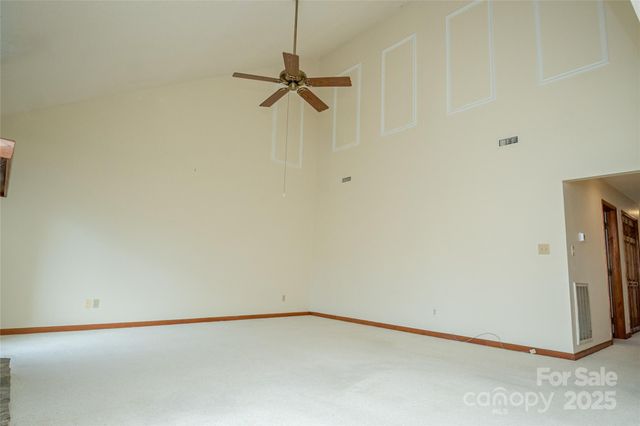 603 NE 29th Avenue 123, Hickory, NC 28601