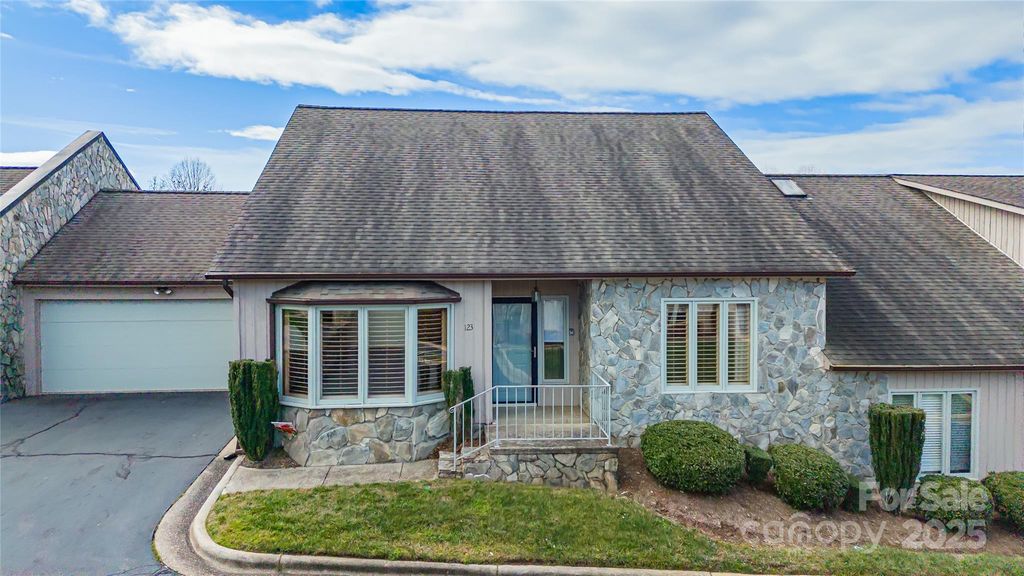 603 NE 29th Avenue 123, Hickory, NC 28601