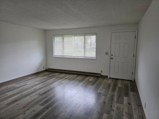 522 SE J Street A & B, Grants Pass, OR 97526