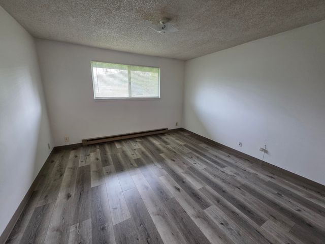 522 SE J Street A & B, Grants Pass, OR 97526