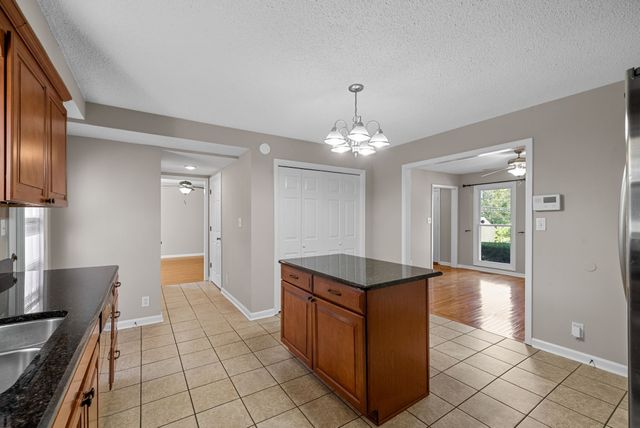 1119 Stonebrook Dr, Clarksville, TN 37042