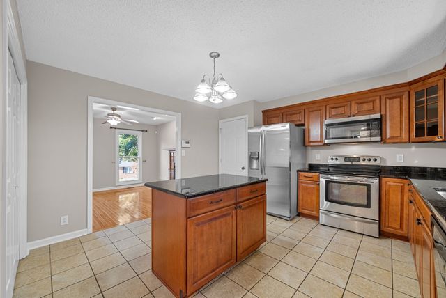 1119 Stonebrook Dr, Clarksville, TN 37042