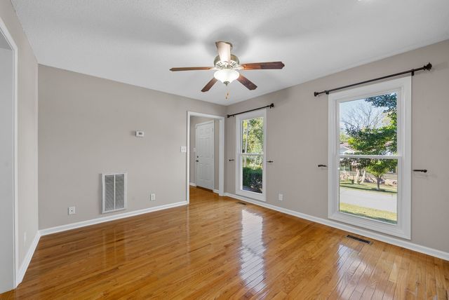 1119 Stonebrook Dr, Clarksville, TN 37042