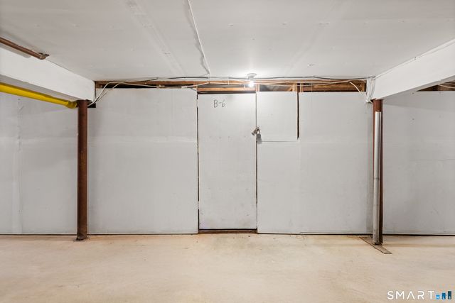 125 Lawn Avenue B6, Stamford, CT 06902