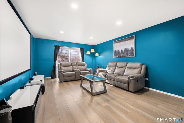 125 Lawn Avenue B6, Stamford, CT 06902