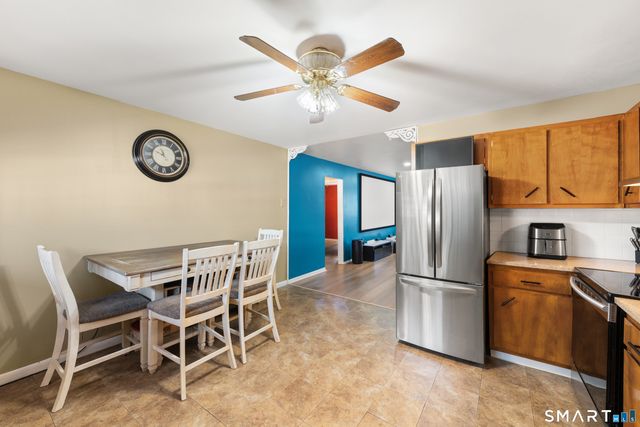 125 Lawn Avenue B6, Stamford, CT 06902