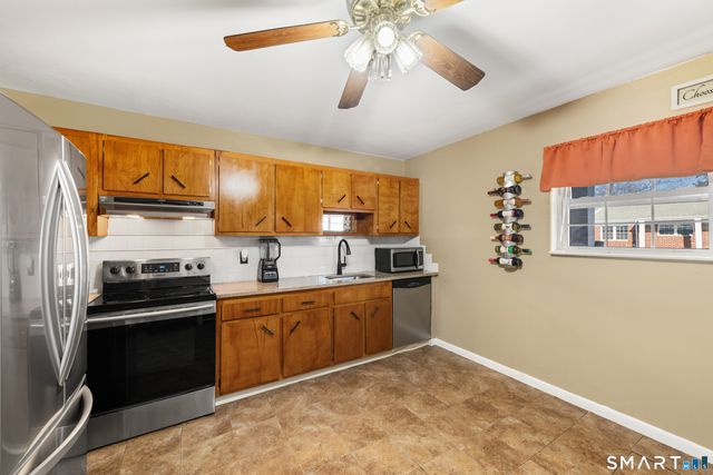 125 Lawn Avenue B6, Stamford, CT 06902