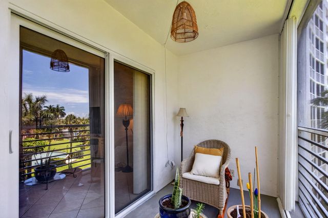 2731 NE 14th Street Causeway 405, Pompano Beach, FL 33062