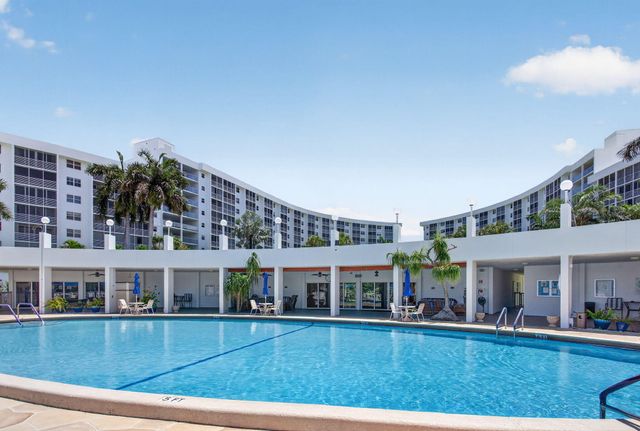 2731 NE 14th Street Causeway 405, Pompano Beach, FL 33062