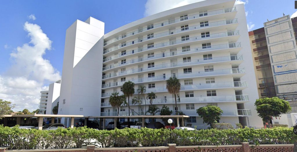 2731 NE 14th Street Causeway 405, Pompano Beach, FL 33062