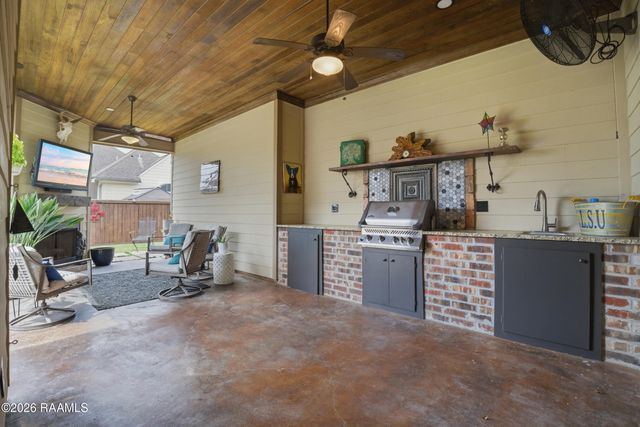 314 Cypress View Drive, Youngsville, LA 70592