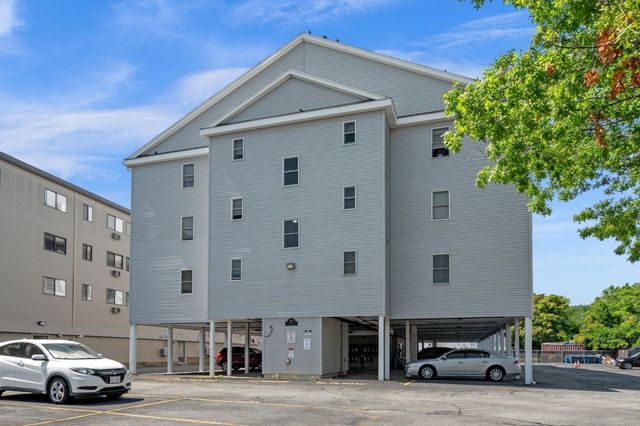 107 Foster St 304, Peabody, MA 01960