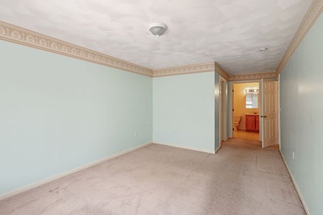107 Foster St 304, Peabody, MA 01960