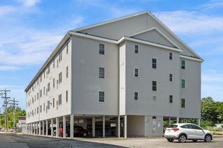 107 Foster St 304, Peabody, MA 01960