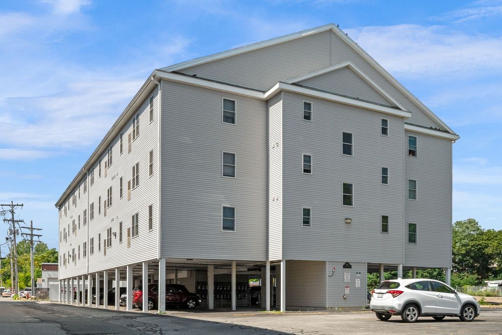 107 Foster St 304, Peabody, MA 01960