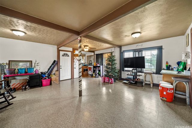 87-879 Apuupuu Road, Waianae, HI 96792