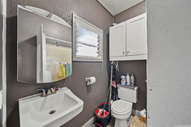 87-879 Apuupuu Road, Waianae, HI 96792