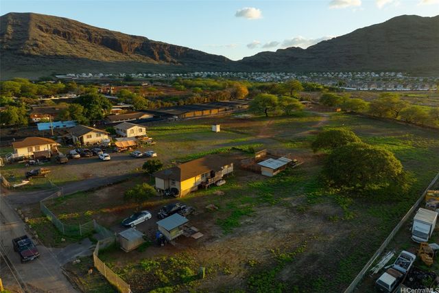 87-879 Apuupuu Road, Waianae, HI 96792