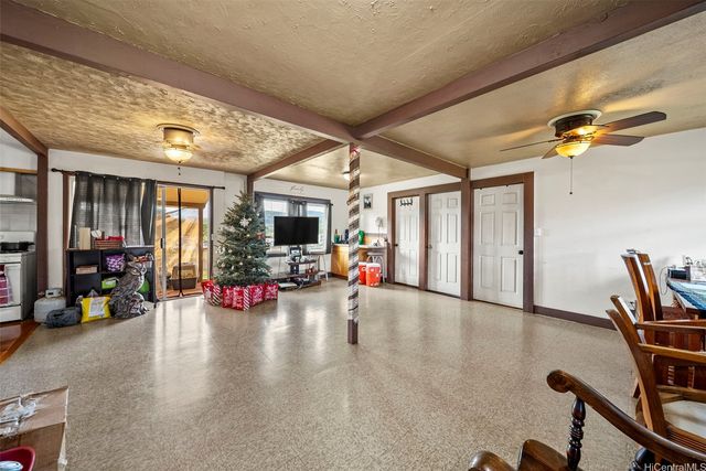 87-879 Apuupuu Road, Waianae, HI 96792