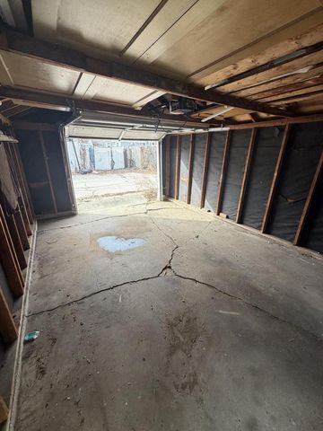 5791 N 32nd STREET, Milwaukee, WI 53209