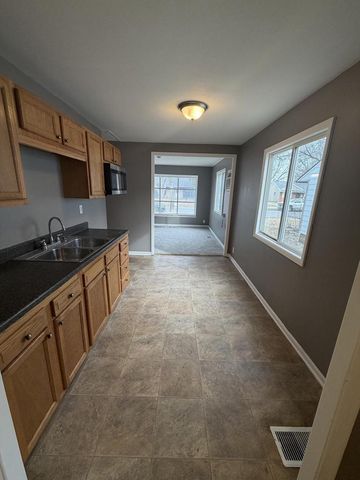 5791 N 32nd STREET, Milwaukee, WI 53209