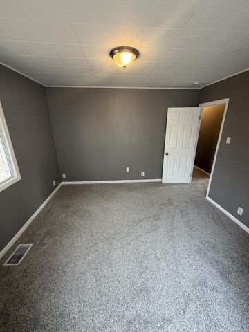 5791 N 32nd STREET, Milwaukee, WI 53209