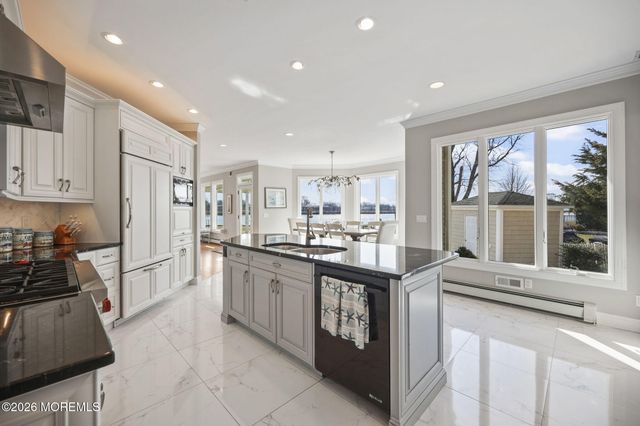 66 Seneca Place, Oceanport, NJ 07757