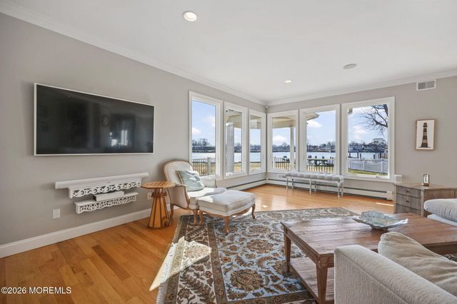 66 Seneca Place, Oceanport, NJ 07757