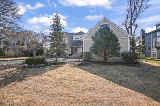 66 Seneca Place, Oceanport, NJ 07757