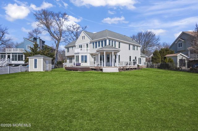 66 Seneca Place, Oceanport, NJ 07757