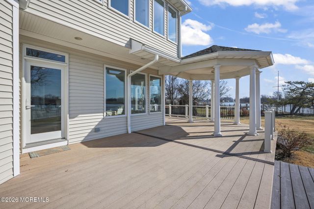 66 Seneca Place, Oceanport, NJ 07757