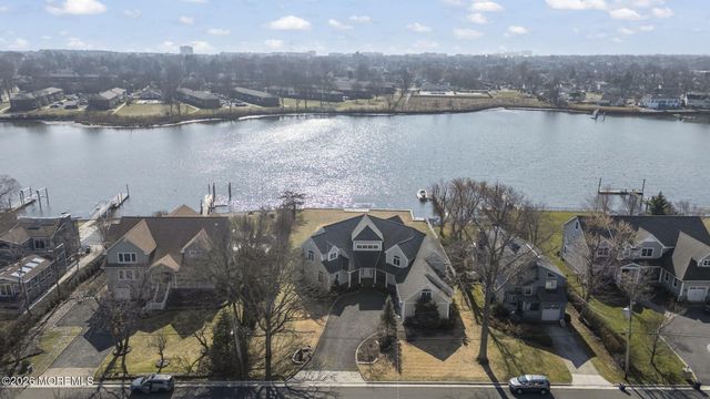 66 Seneca Place, Oceanport, NJ 07757