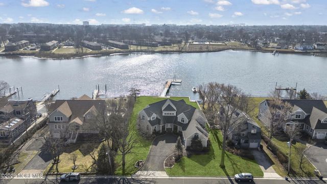 66 Seneca Place, Oceanport, NJ 07757