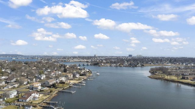 66 Seneca Place, Oceanport, NJ 07757