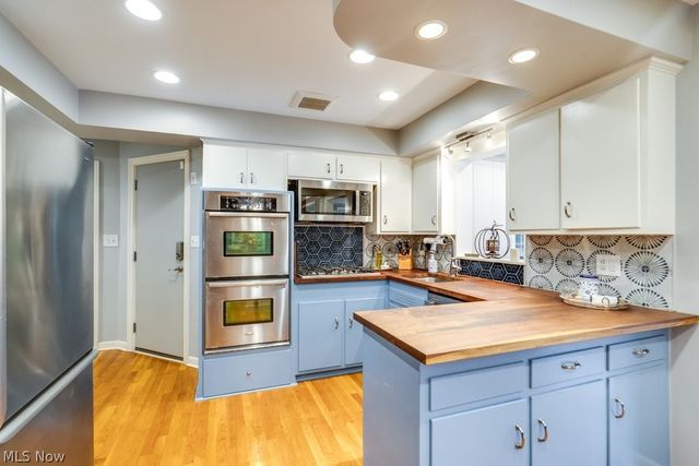 22212 E Byron Road, Shaker Heights, OH 44122