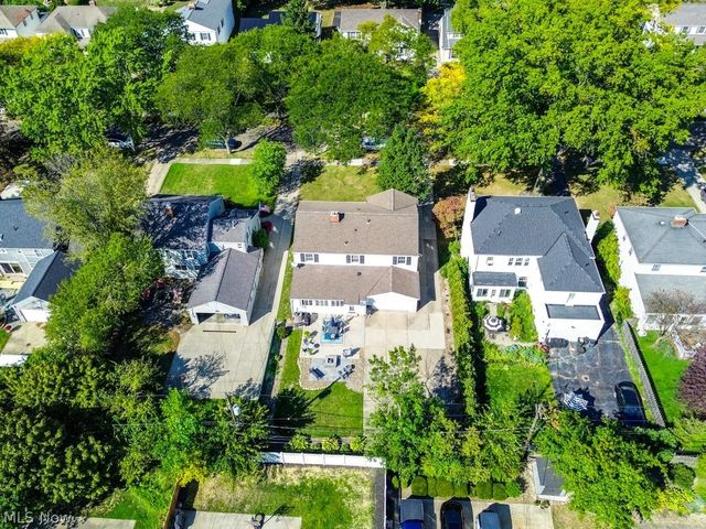 22212 E Byron Road, Shaker Heights, OH 44122