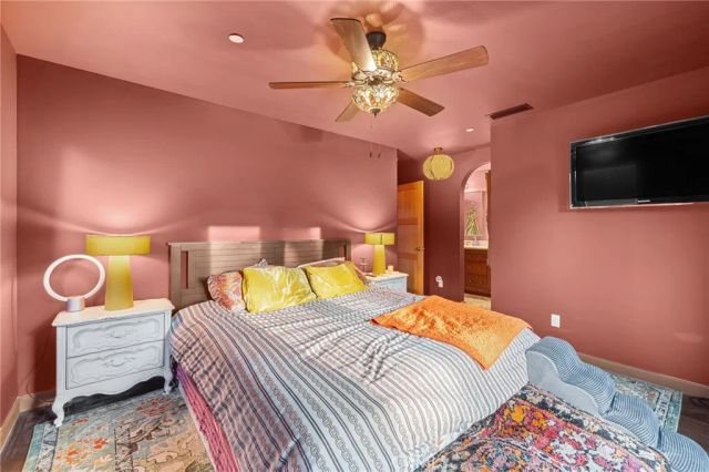 437 N Parish Pl., Burbank, CA 91506