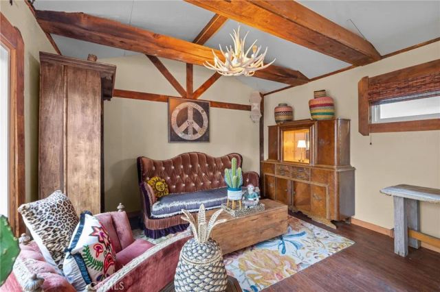 437 N Parish Pl., Burbank, CA 91506