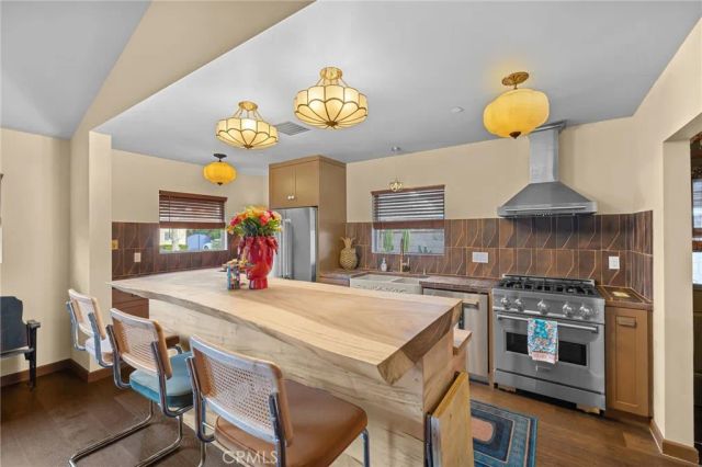 437 N Parish Pl., Burbank, CA 91506