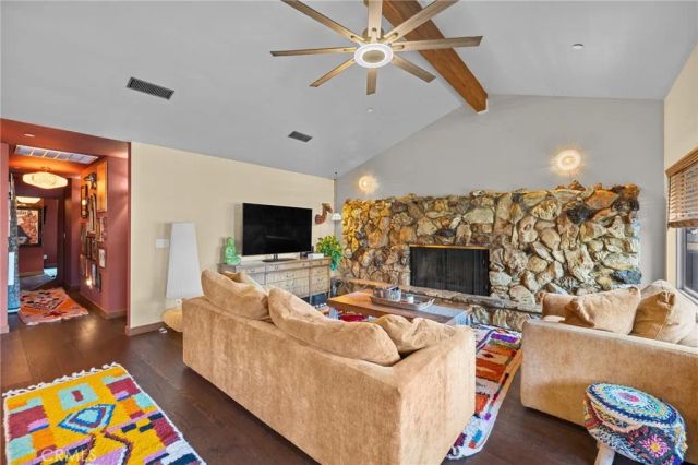 437 N Parish Pl., Burbank, CA 91506