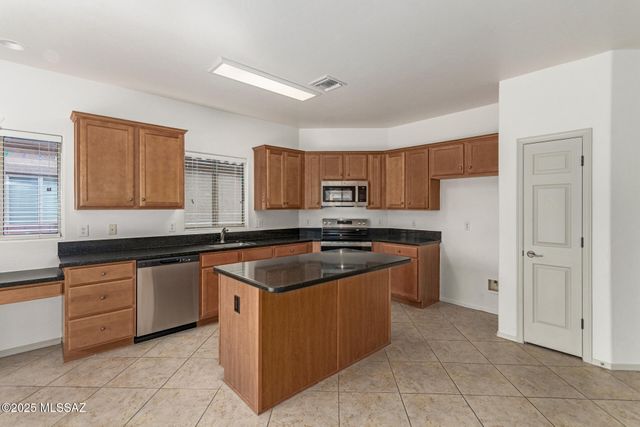 9144 S Whispering Pine Drive, Tucson, AZ 85756