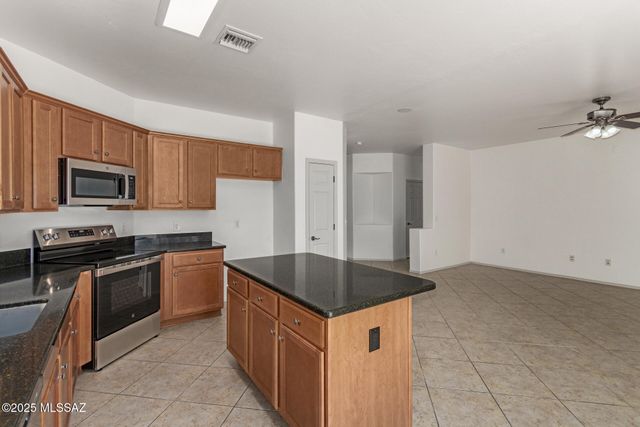 9144 S Whispering Pine Drive, Tucson, AZ 85756