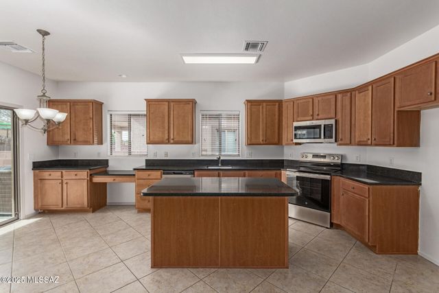 9144 S Whispering Pine Drive, Tucson, AZ 85756